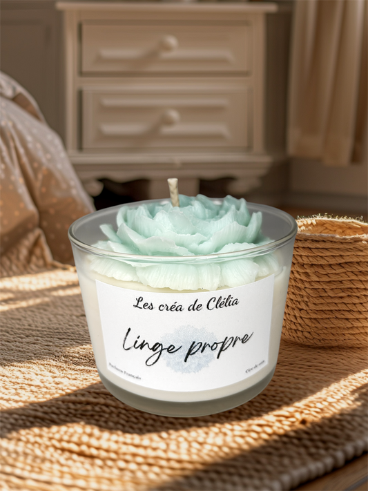 Bougie florale parfum "Linge propre"