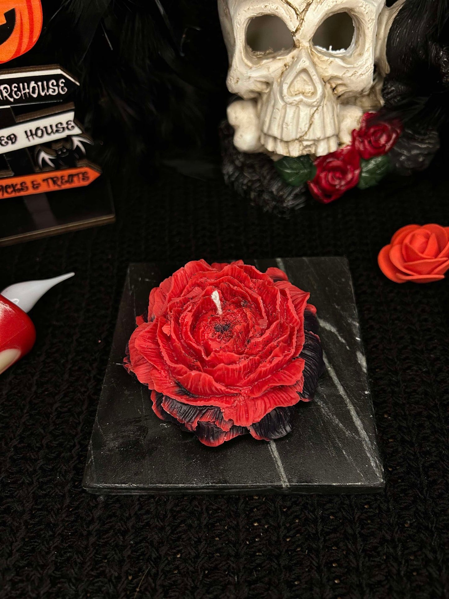 Bougie décorative "Dark Camélia"
