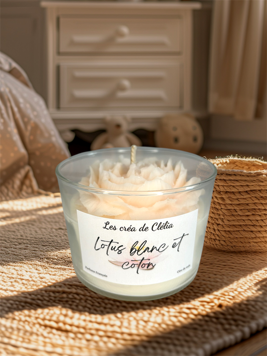 Bougie florale "Lotus blanc et coton"